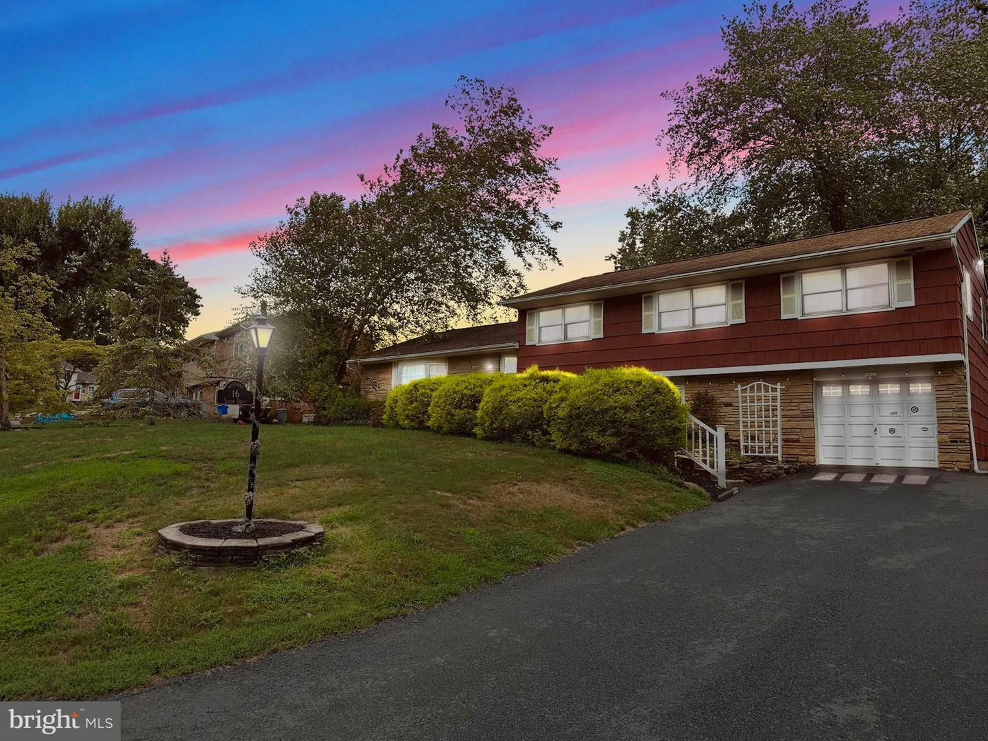 Property Photo: 16 Sandy PA 19067