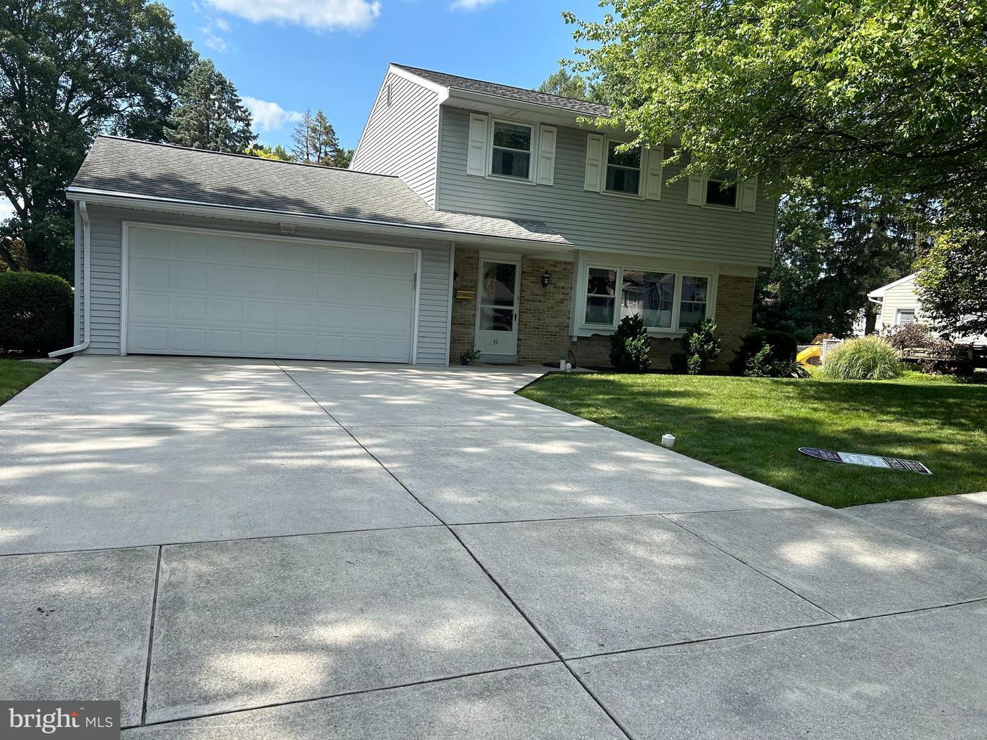 39 Sandalwood Drive  Palmyra PA 17078 photo