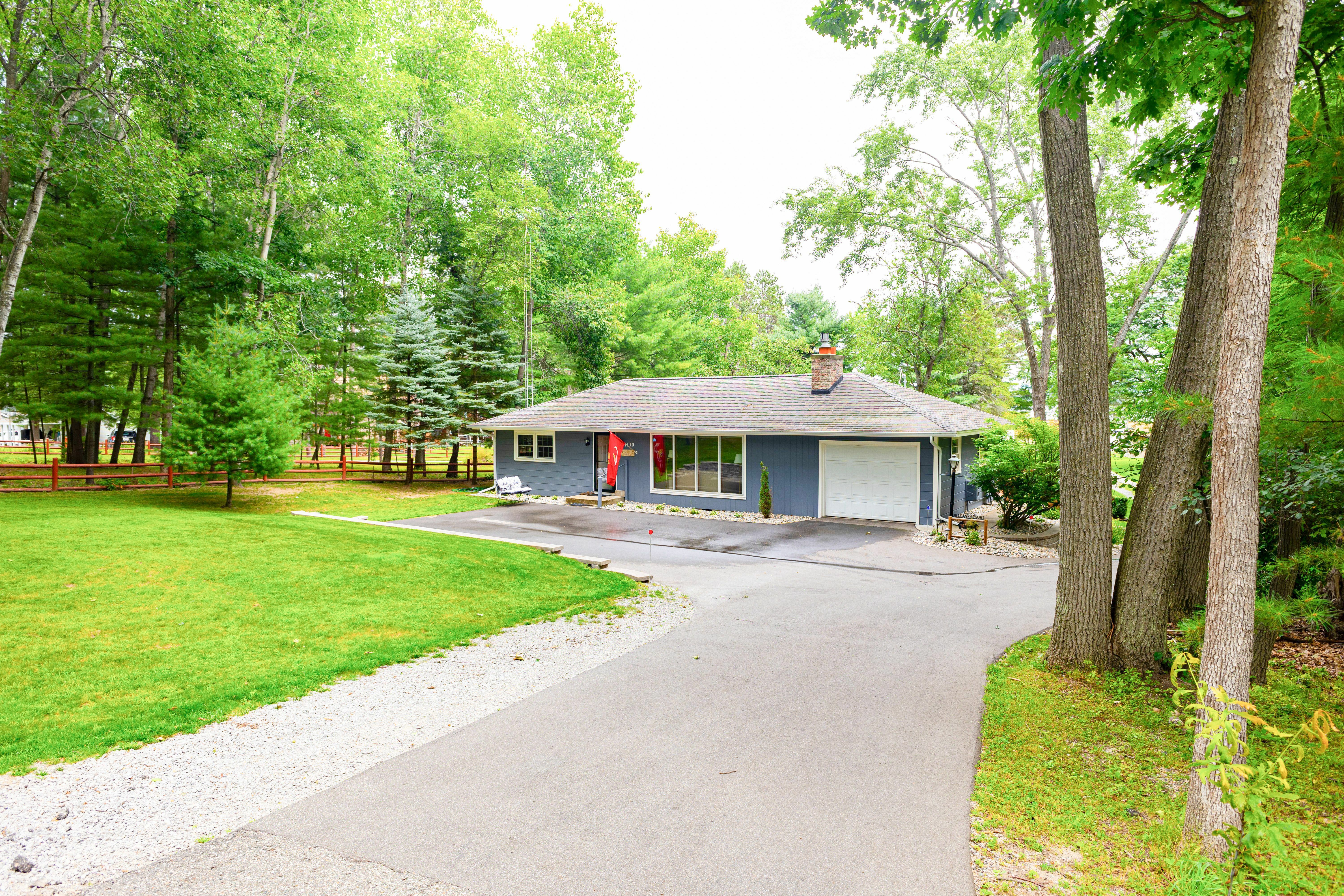 1130 W Higgins Lake Drive  Roscommon MI 48653 9258 photo