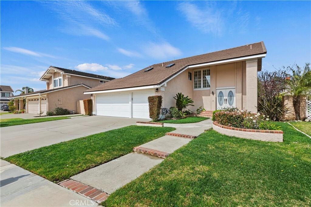 Property Photo:  18207 Leaf Circle  CA 92648 