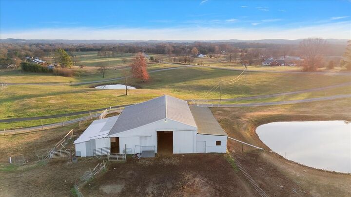 Property Photo: 143 Coble Rd TN 37160