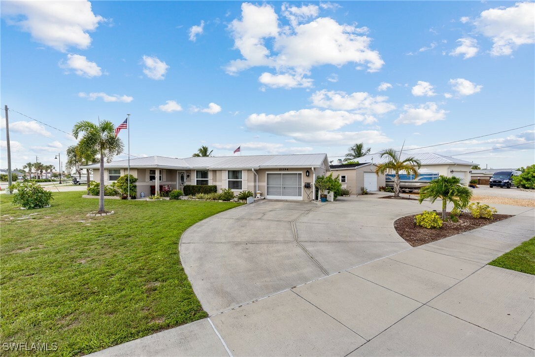 Property Photo:  21194 Edgewater Drive  FL 33952 