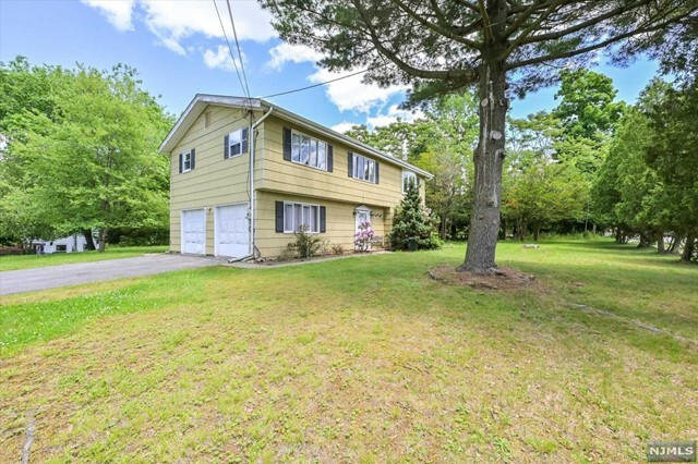 Property Photo:  968 Preakness Avenue  NJ 07470 