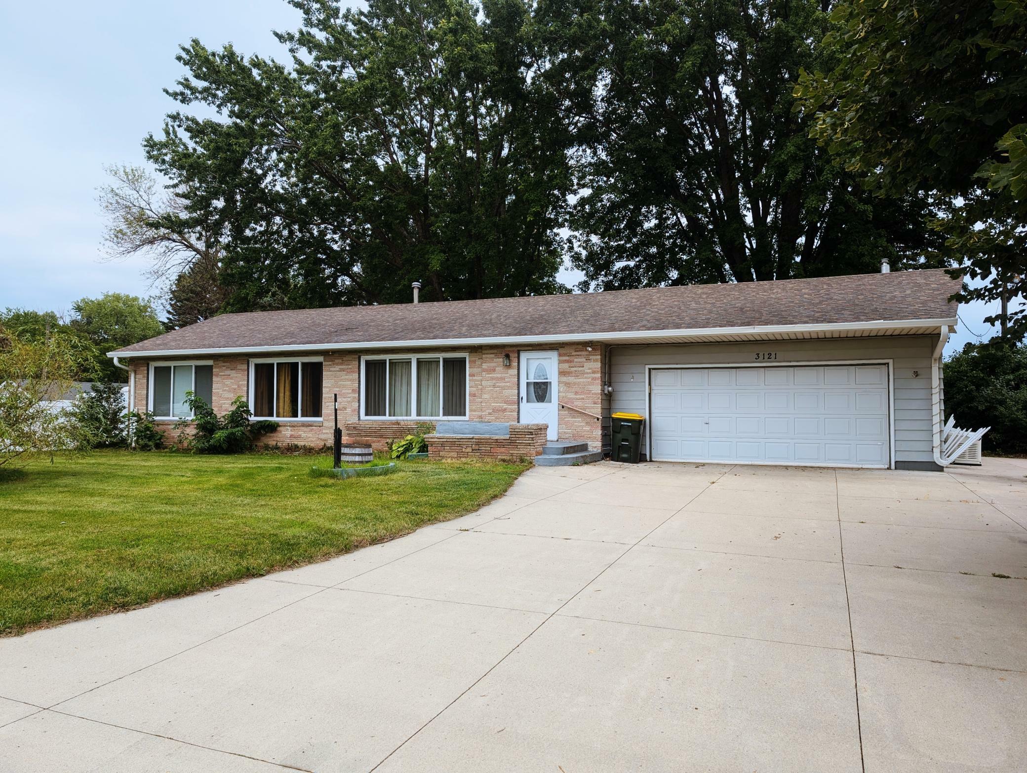 3121 Highway 12 E  Willmar MN 56201 photo