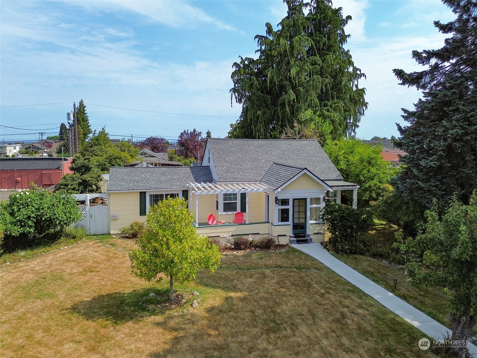 Property Photo:  127 W 6th Street  WA 98362 