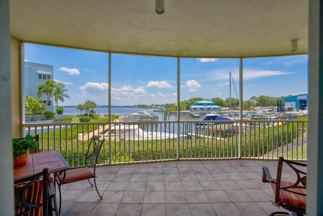 Property Photo: 1160 SW Chapman Way 202 FL 34990