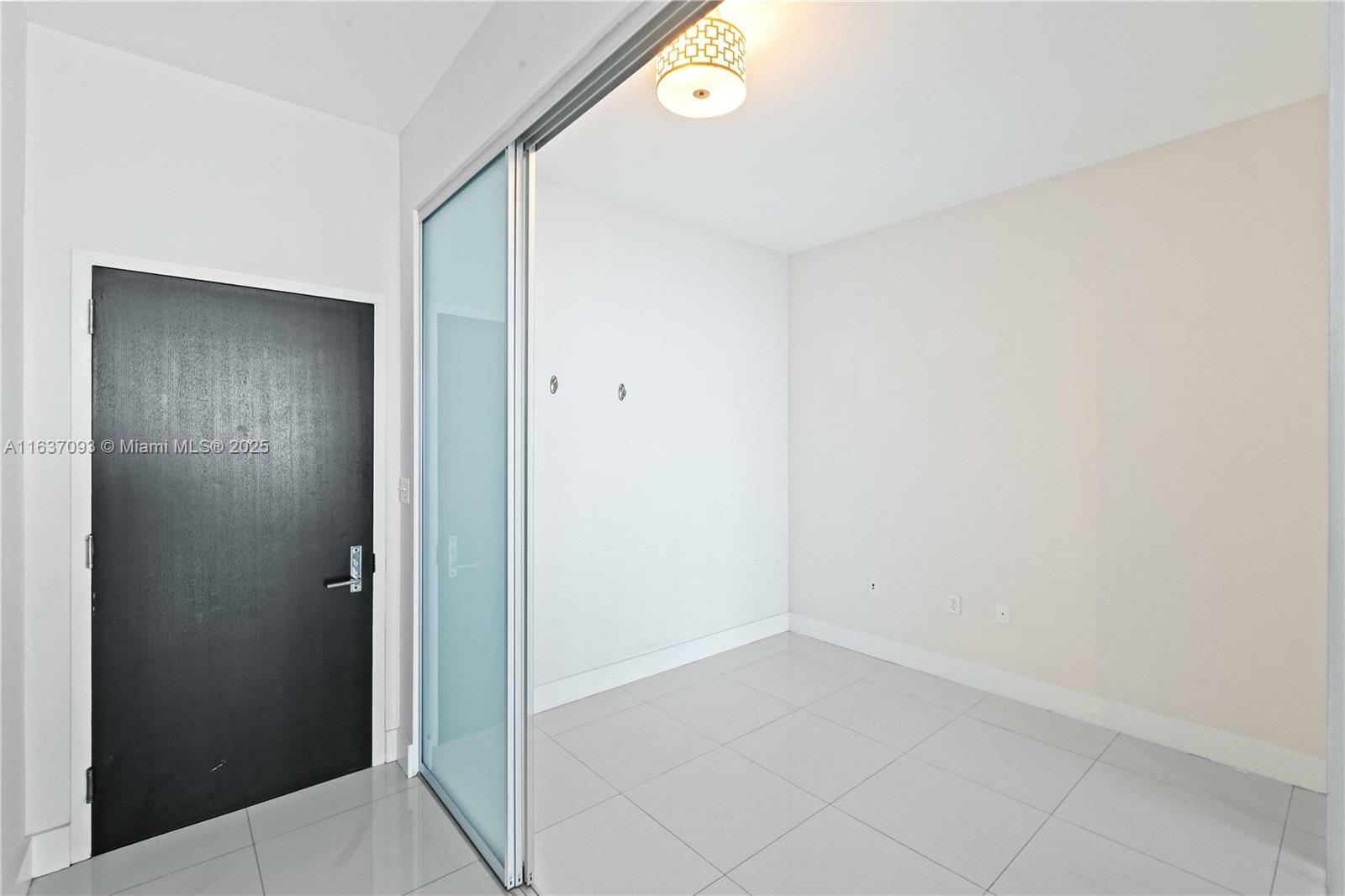 Property Photo:  900 Biscayne Blvd 5104  FL 33132 