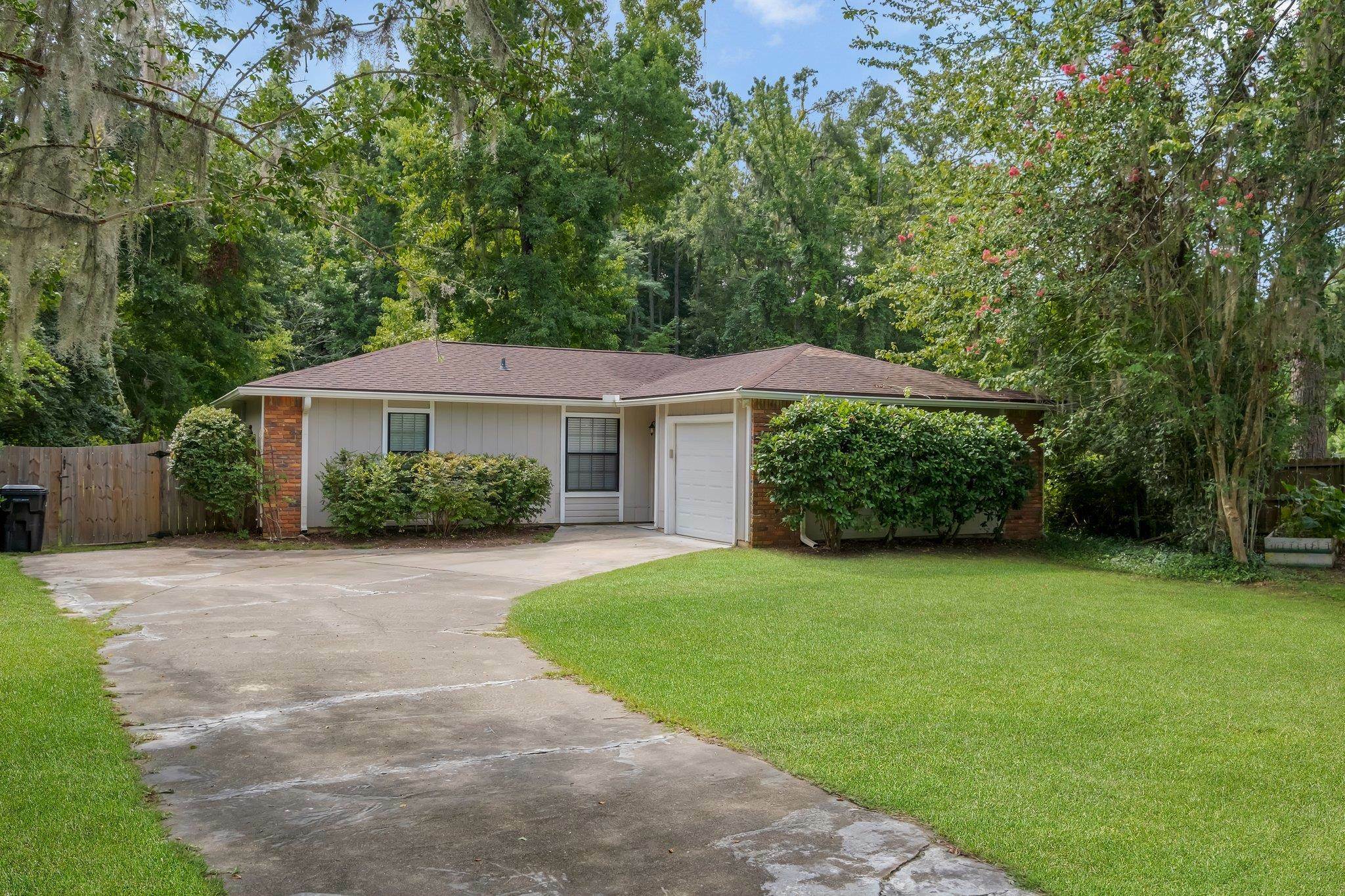 Property Photo:  2556 Whisper Way  FL 32308-3914 