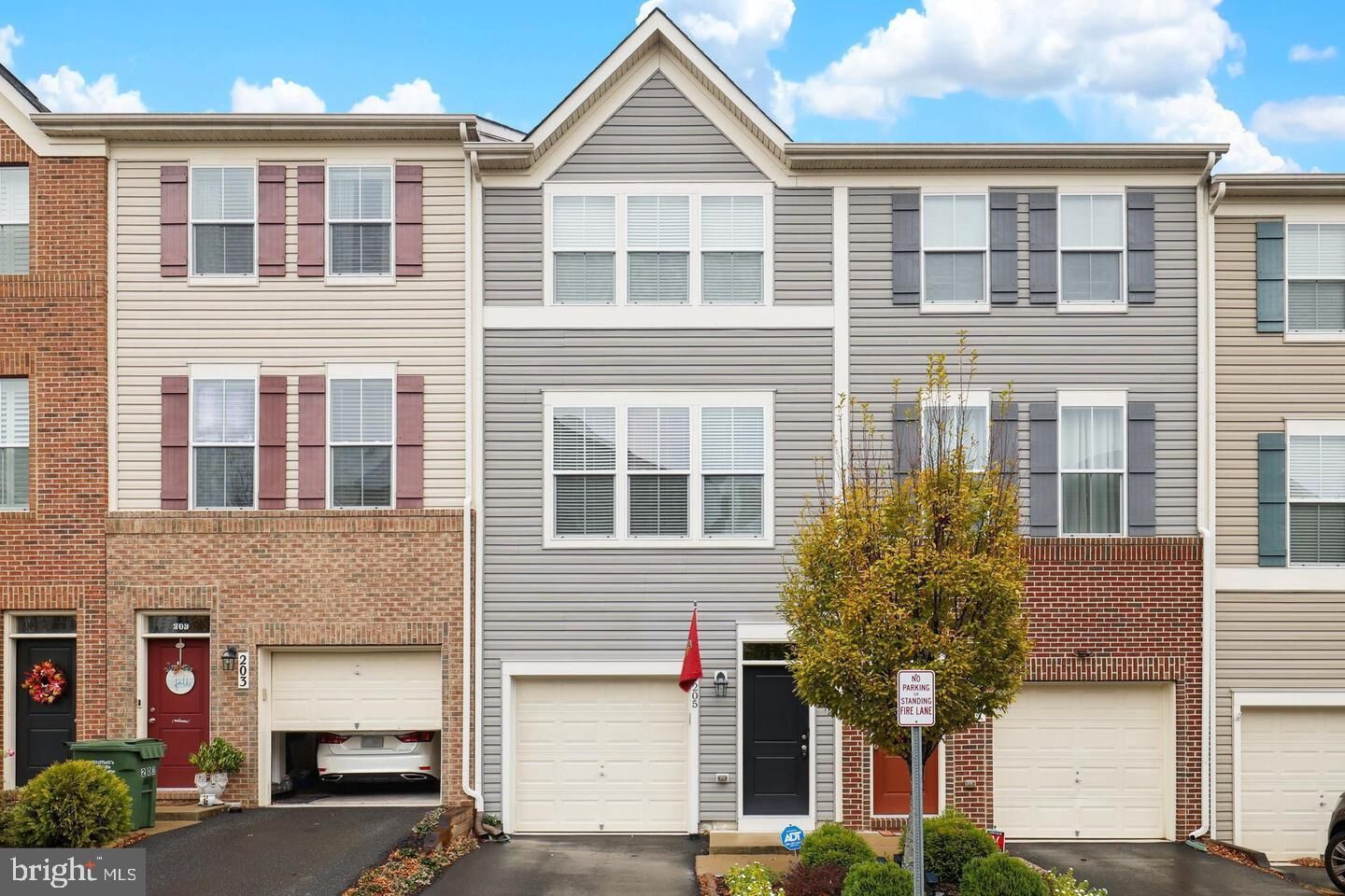 Property Photo: 205 Woodstream Circle VA 22556
