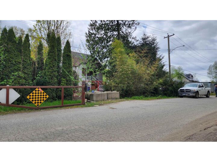 Property Photo:  13848 117 Avenue  BC V3R 2V4 