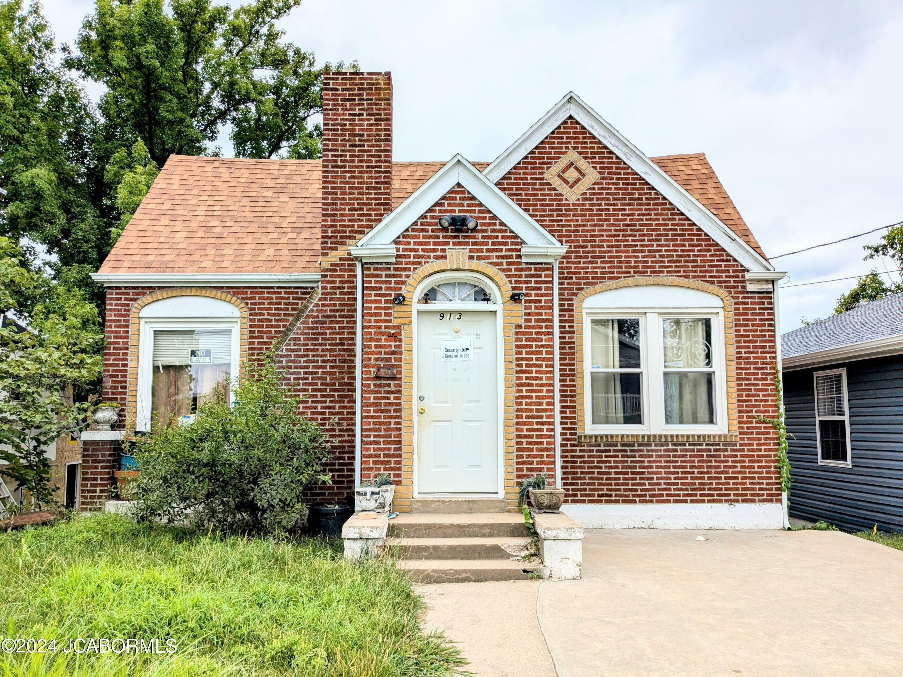 Property Photo:  913 Jackson Street  MO 65101 