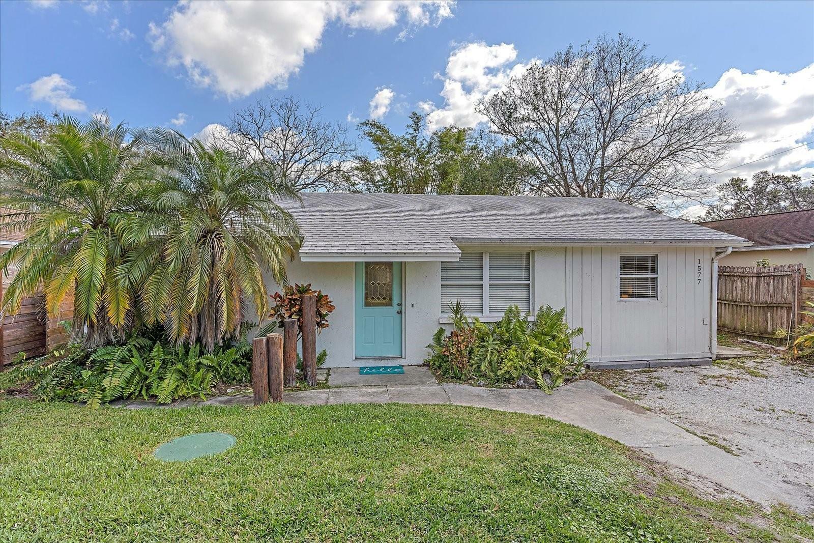 Property Photo:  1577 Honore Avenue  FL 34232 