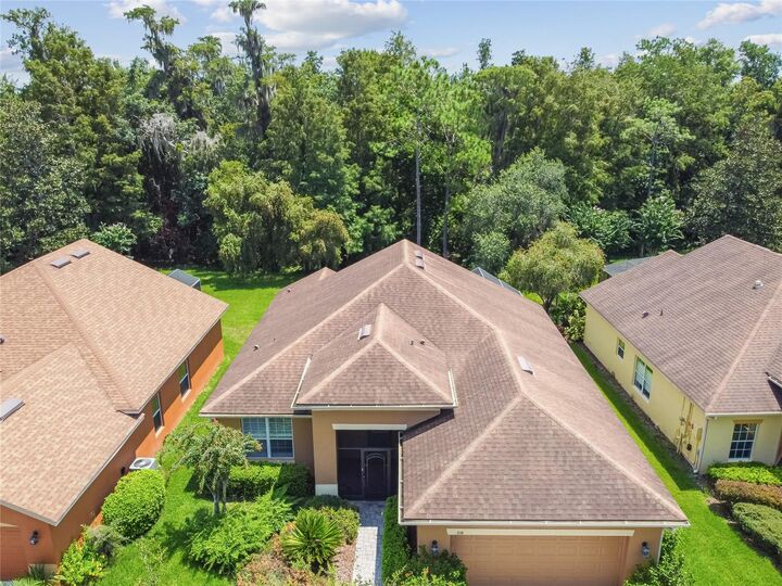 Property Photo: 108 Vizcaya Court FL 34759