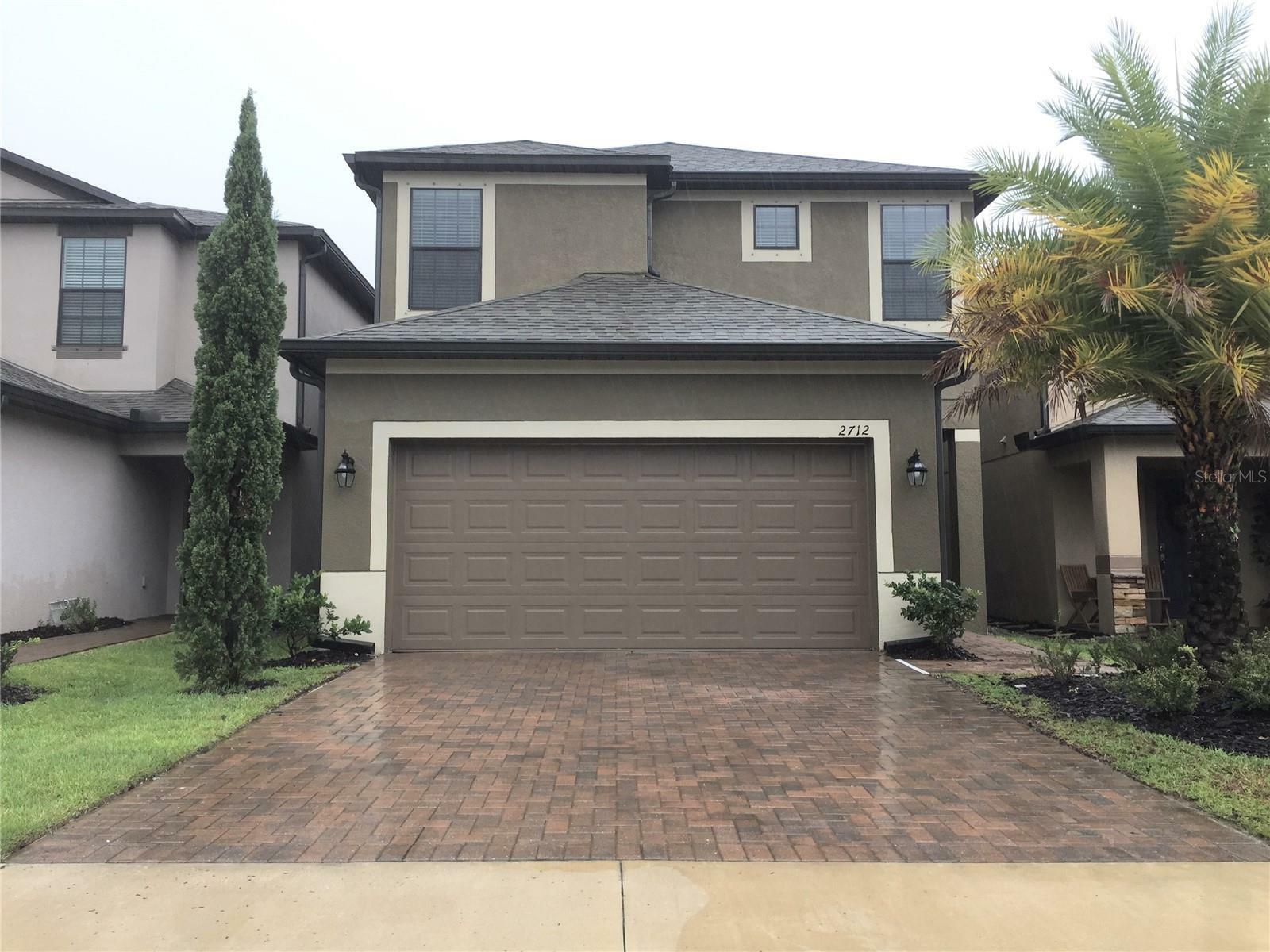 Property Photo:  2712 Garden Falls Drive  FL 33511 