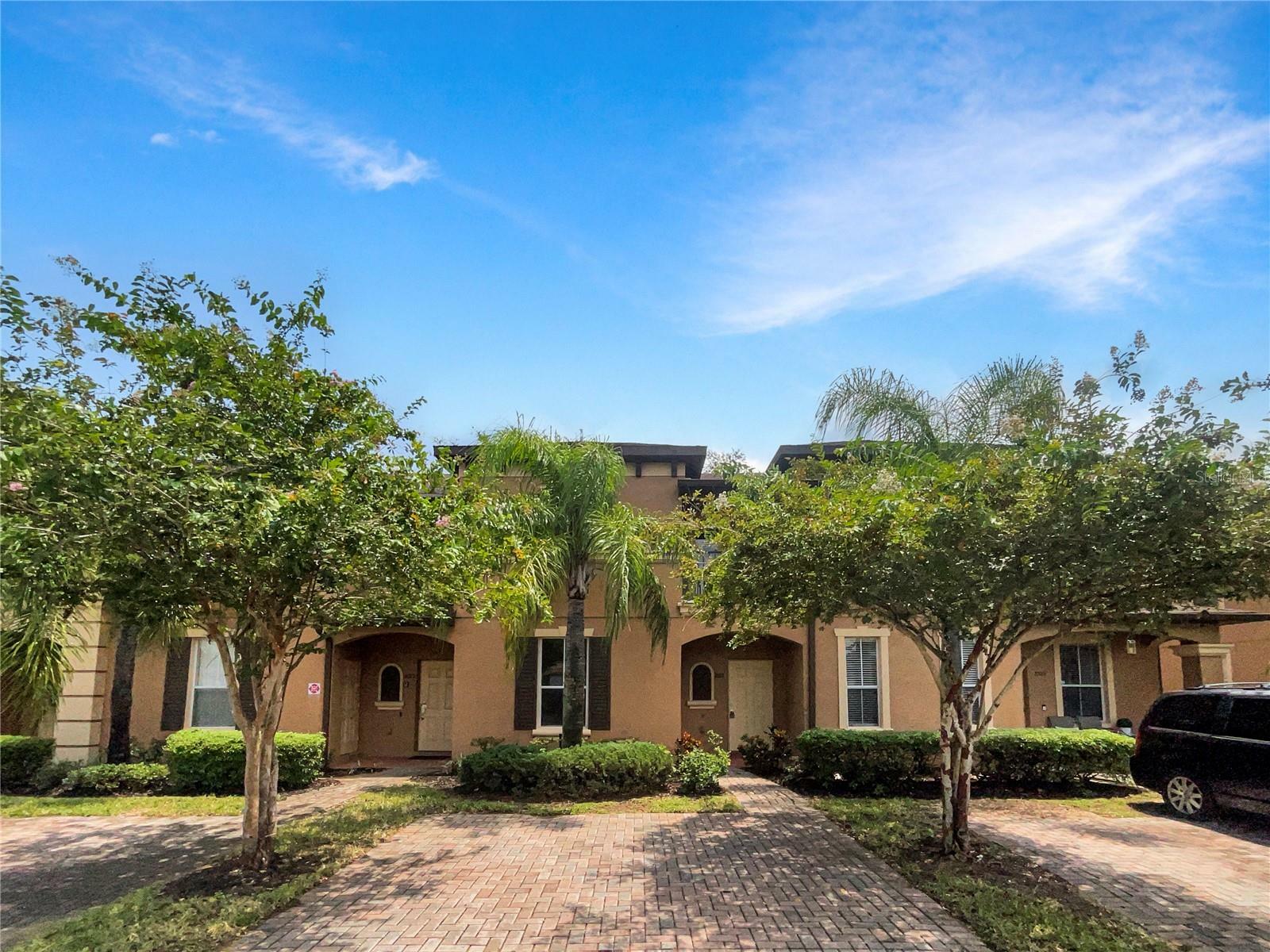 Property Photo: 2112 Calabria Avenue FL 33897