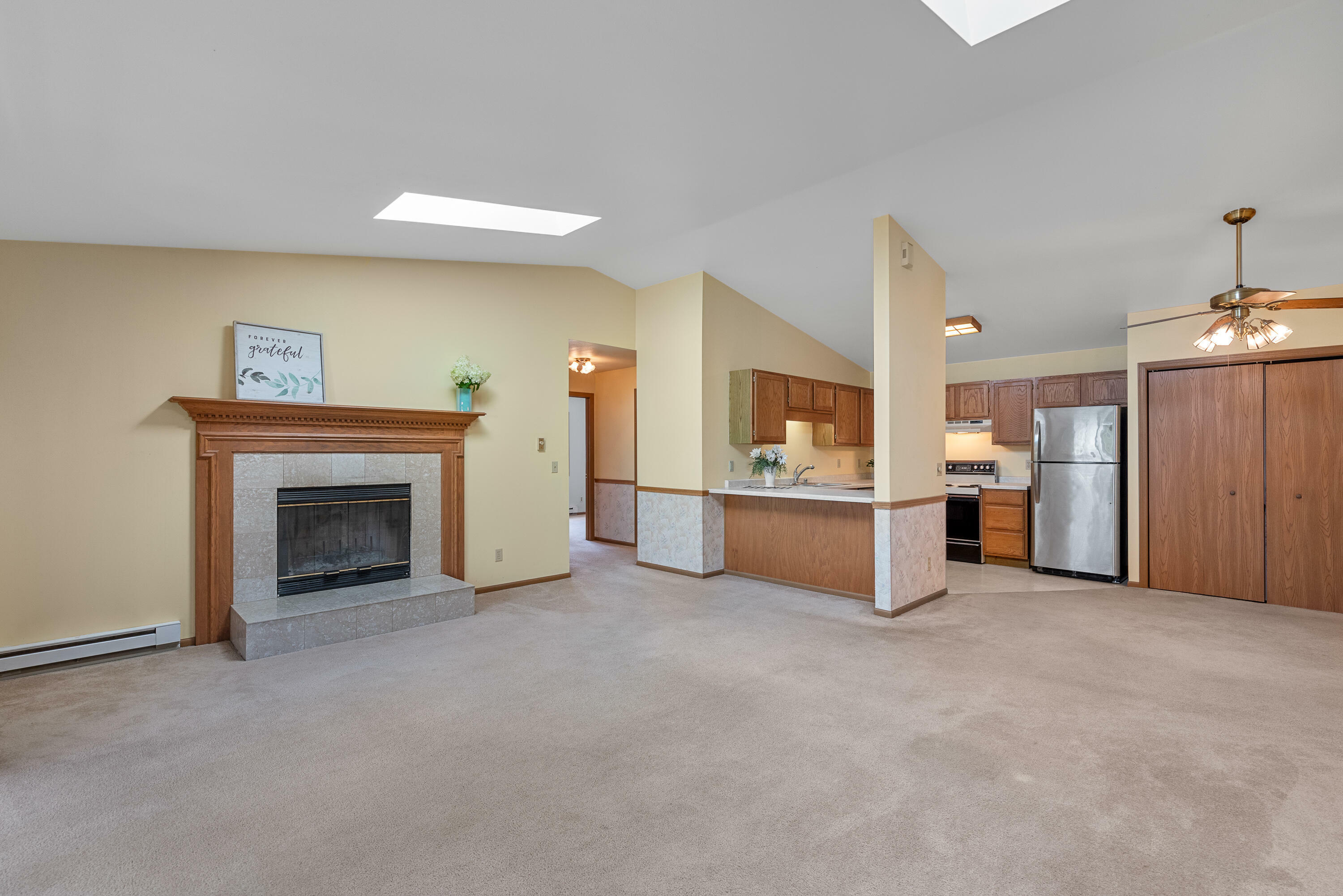 Property Photo:  601 Barrington Ct A  WI 53095 