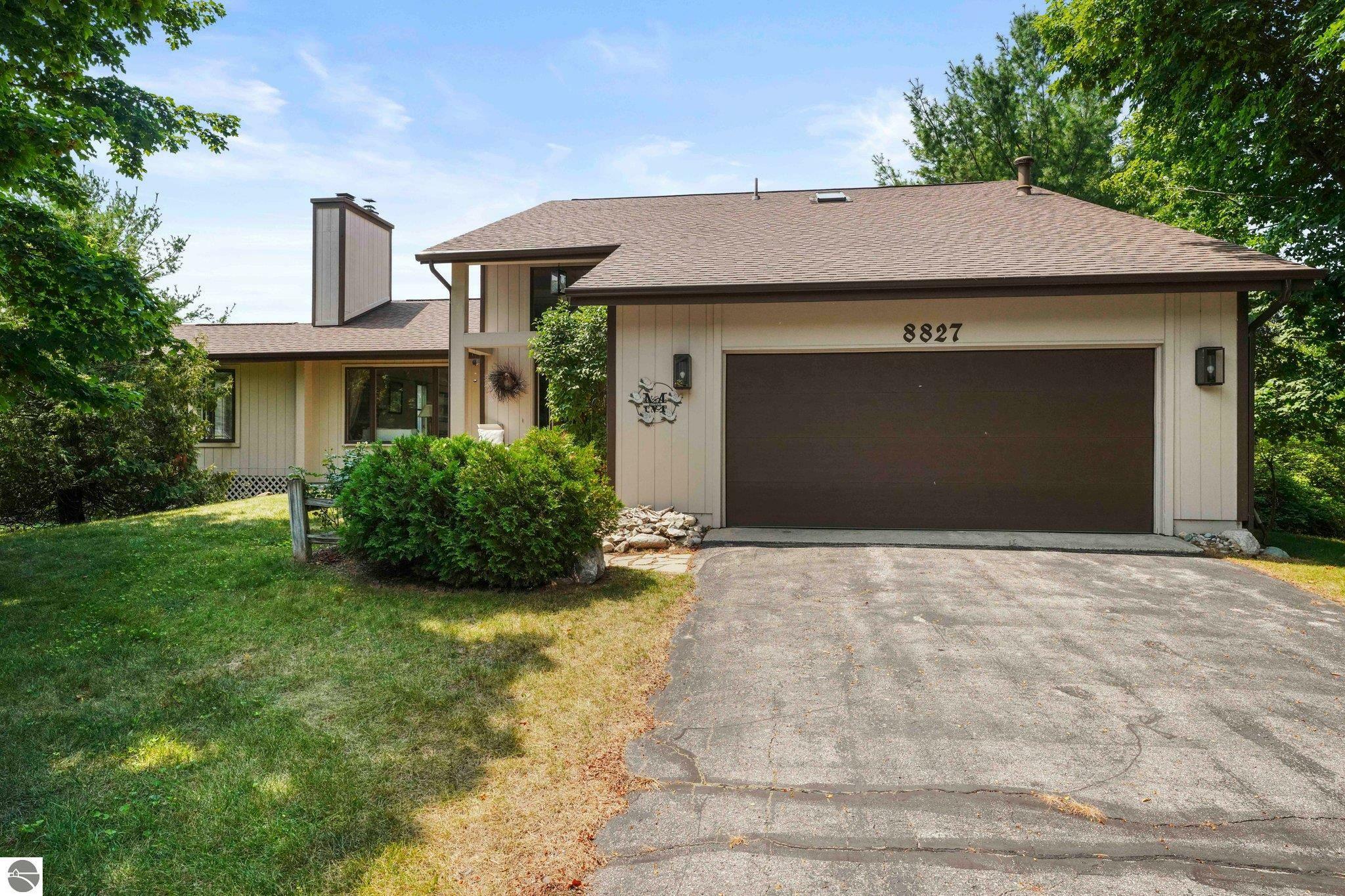 Property Photo:  8827 Sunset Circle  MI 49685 