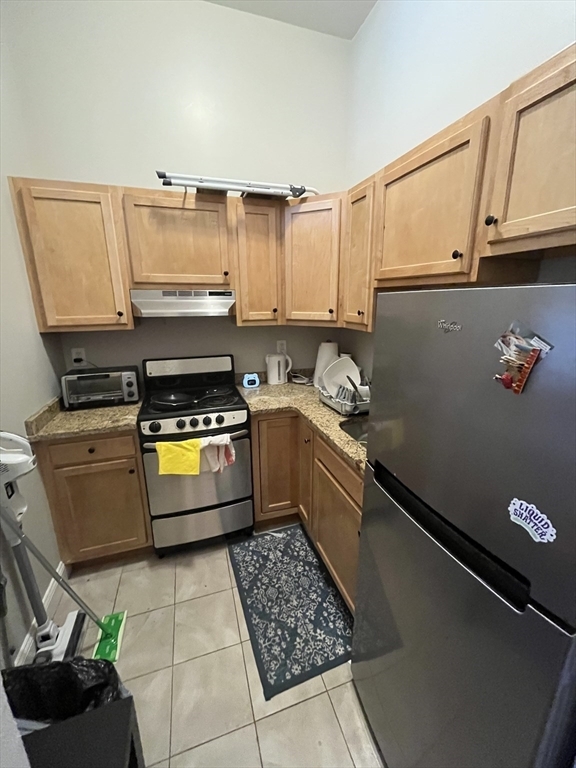 Property Photo:  9 Sewall Avenue 111  MA 02446 