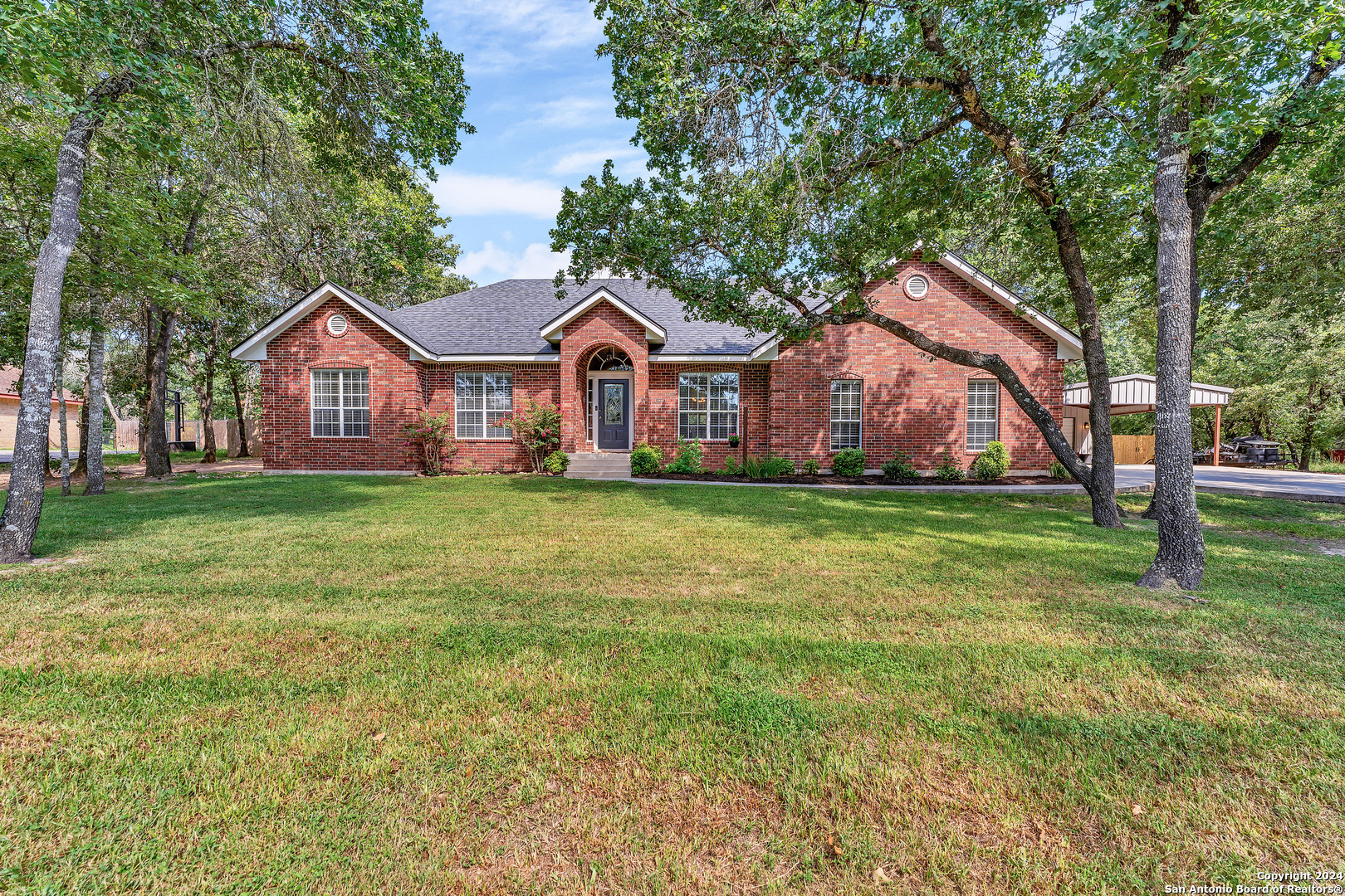 Property Photo:  1216 Country View  TX 78121 