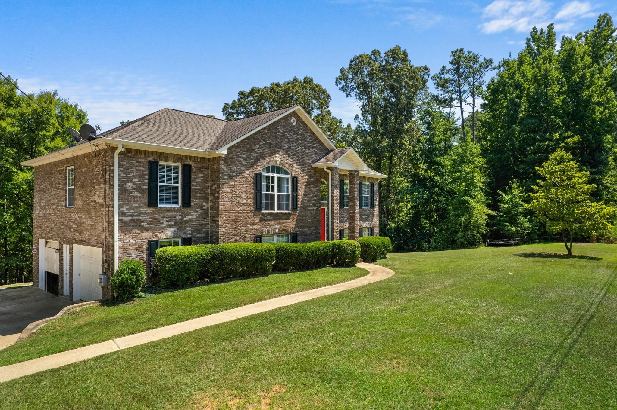 Property Photo:  122 Oak Leaf Ct  AL 35504 - JASPER 