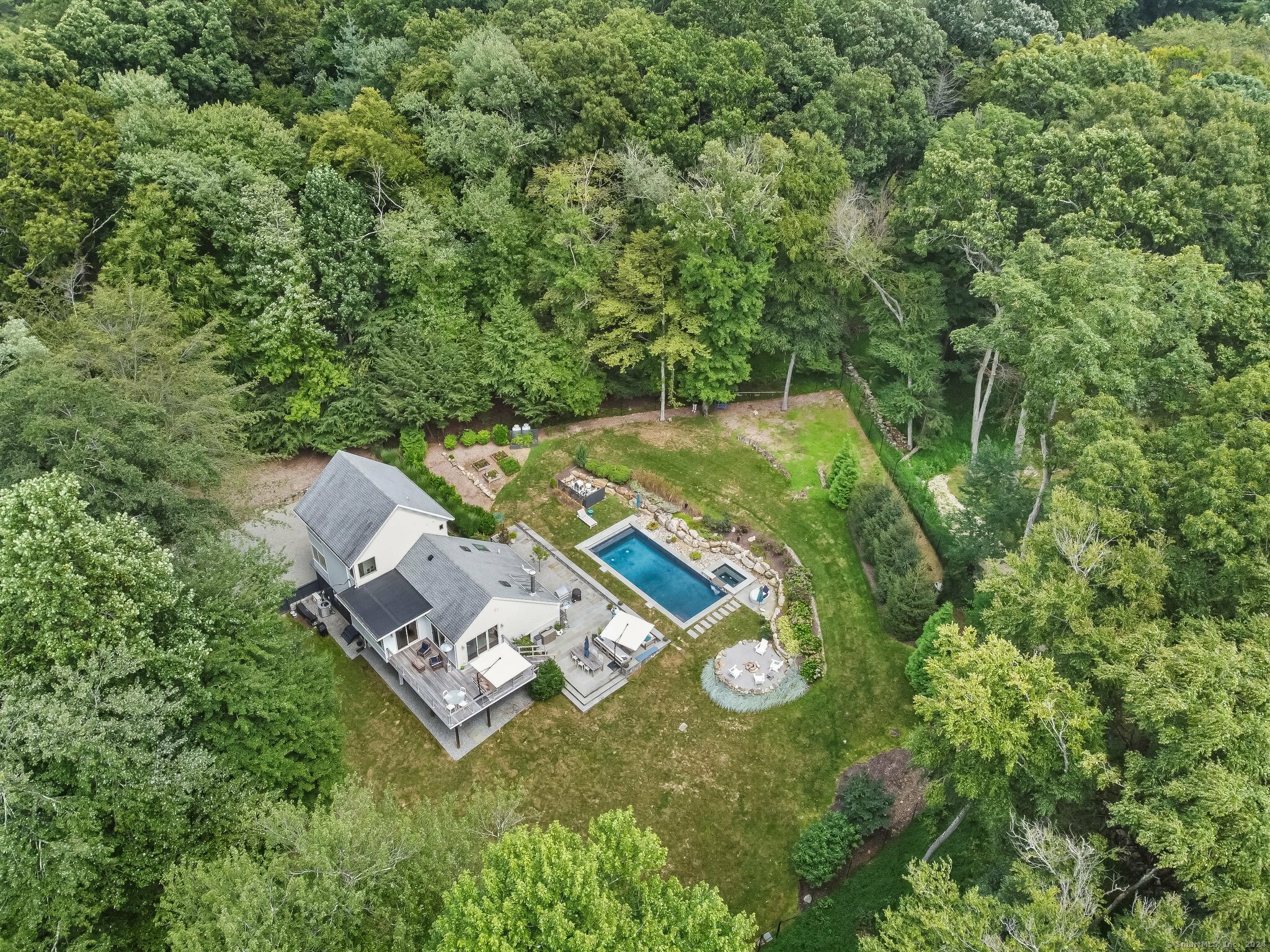 Property Photo: 8 Lehn Farm Road CT 06880