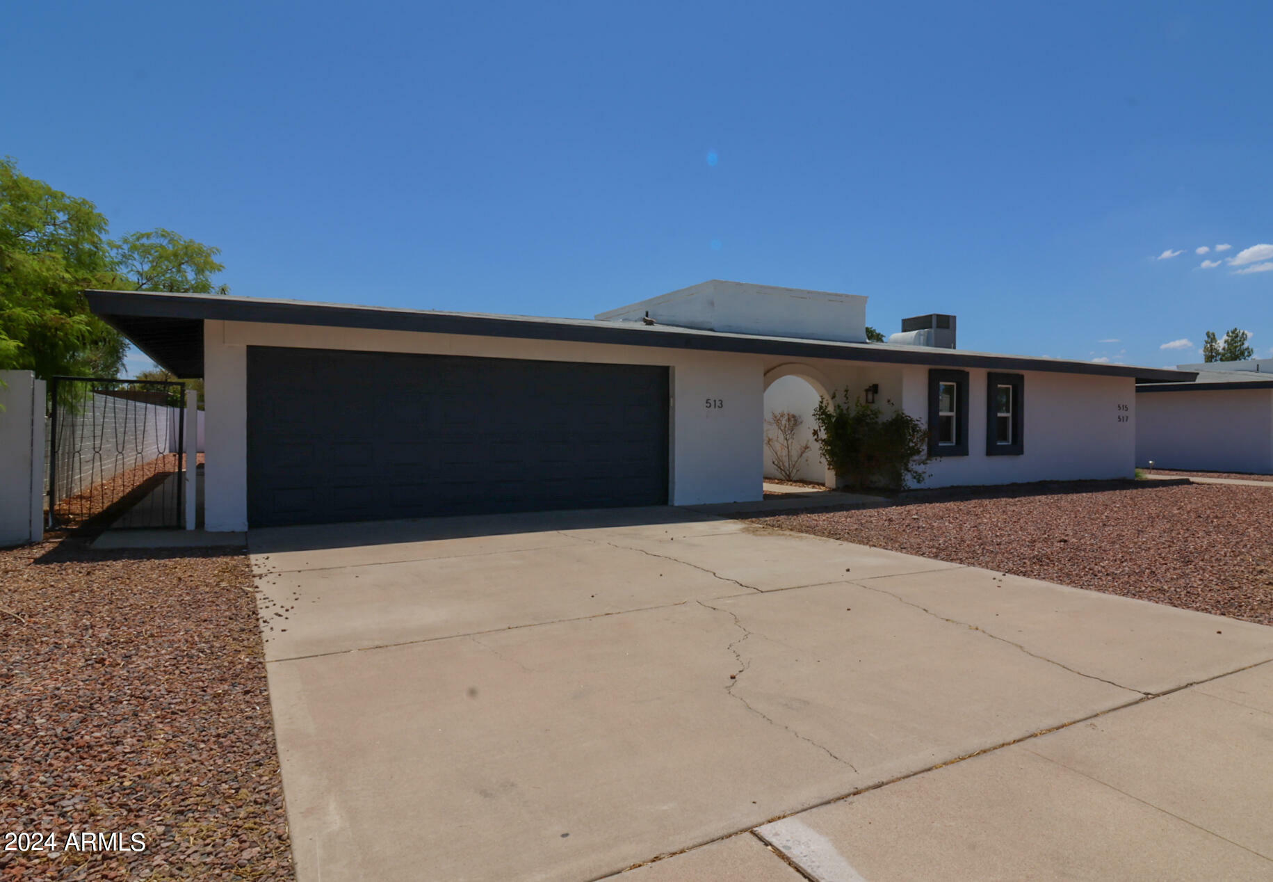 Property Photo:  513 W Pebble Beach Drive  AZ 85282 