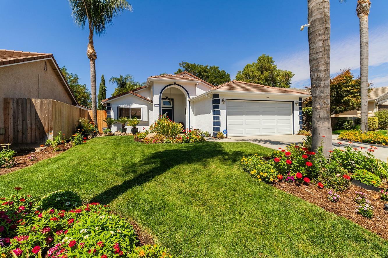 Property Photo:  7385 N Mansionette Drive  CA 93720 