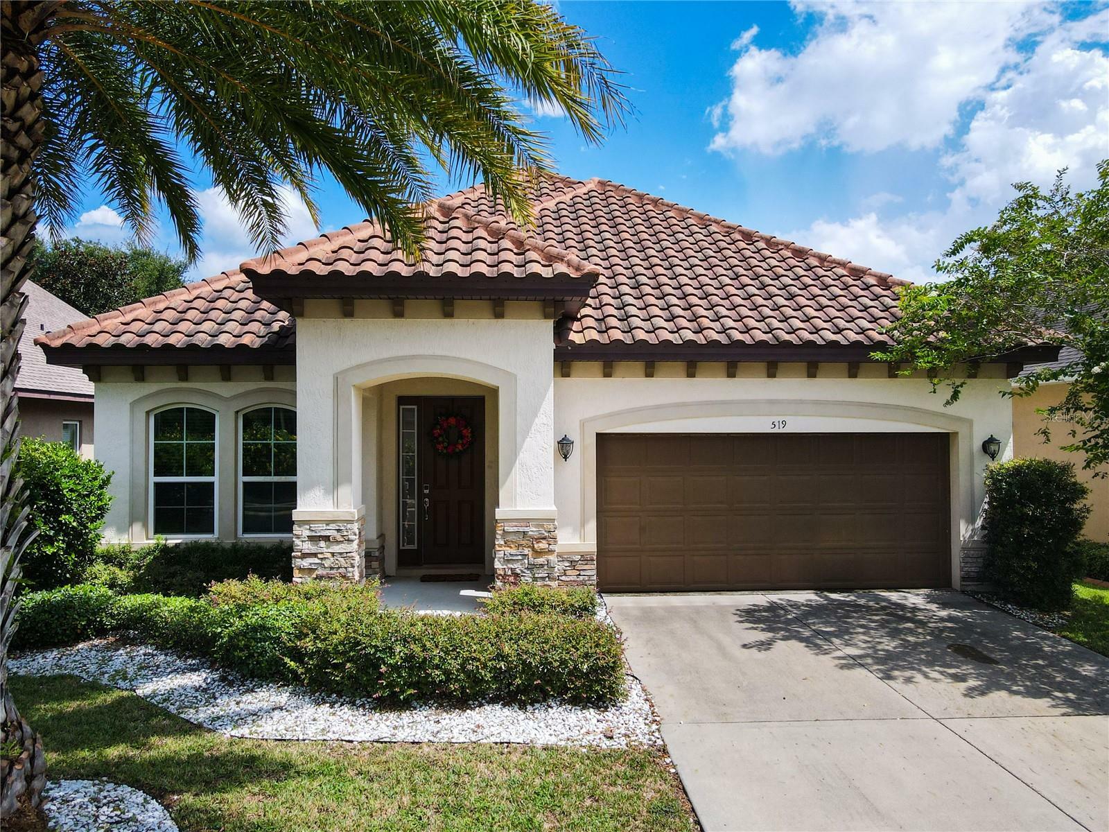 Property Photo:  519 Gunston Court  FL 33837 