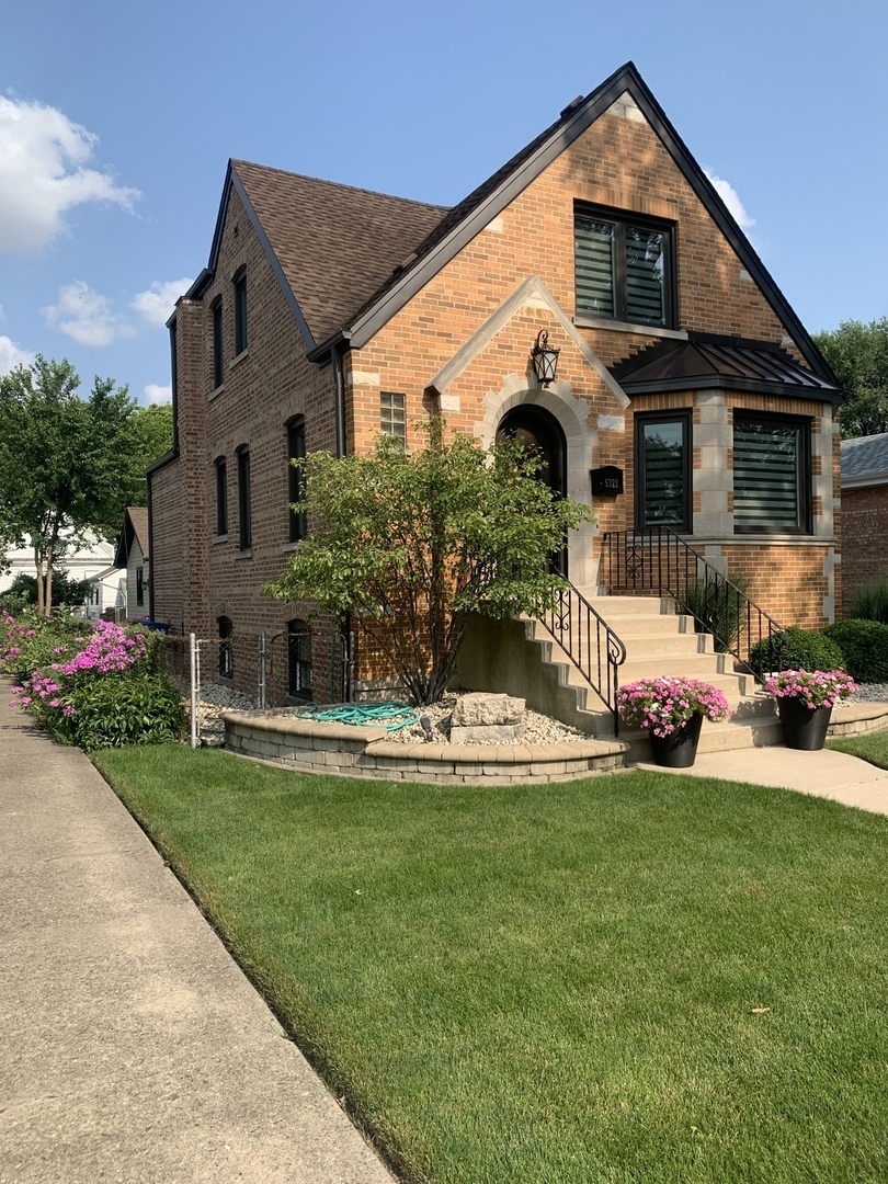 Property Photo:  5321 S Nordica Avenue  IL 60638 