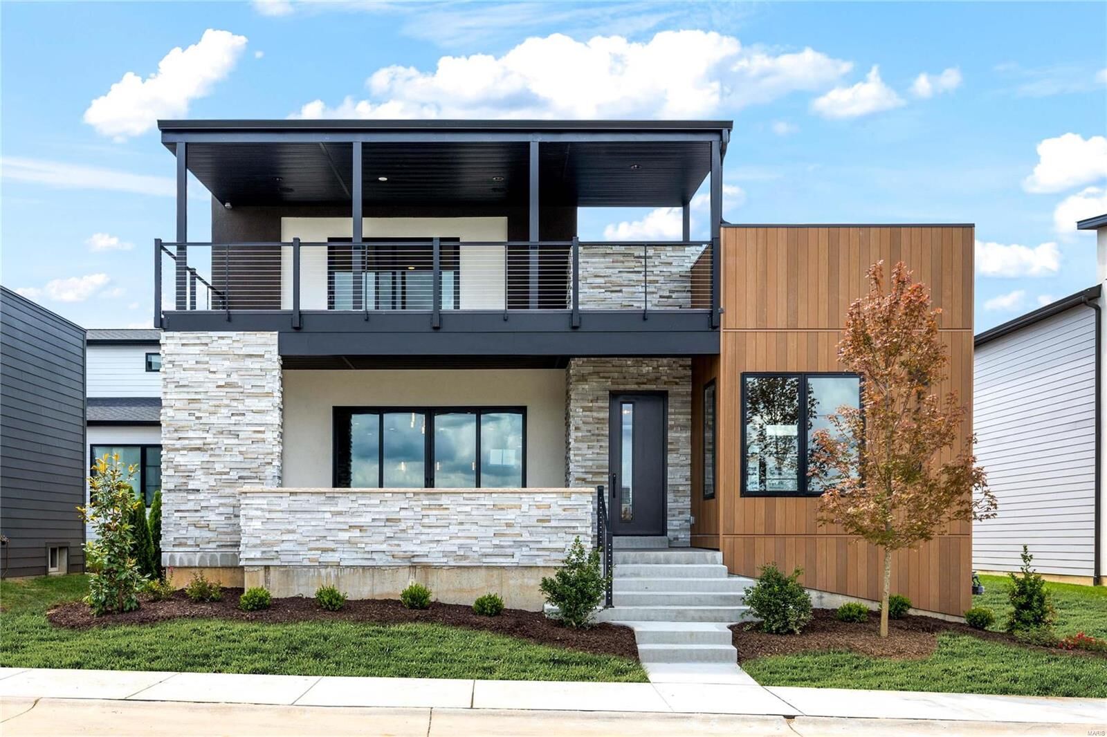 Property Photo: 16460 Edge Water Avenue MO 63017