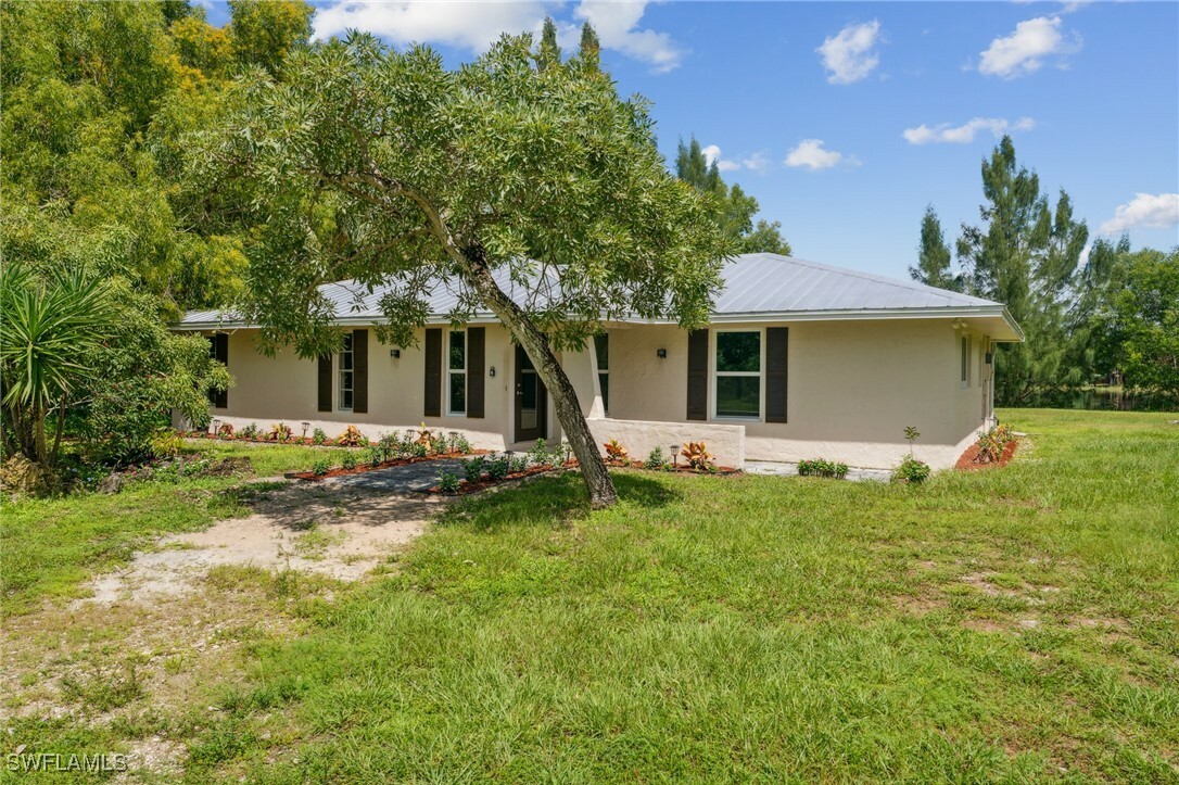 Property Photo:  5750 Cope Lane  FL 34112 