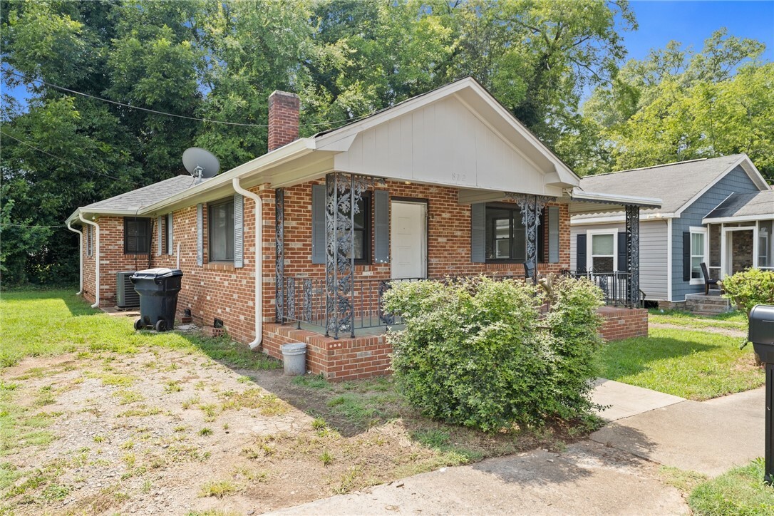 Property Photo:  822 Salem Street  SC 29624 