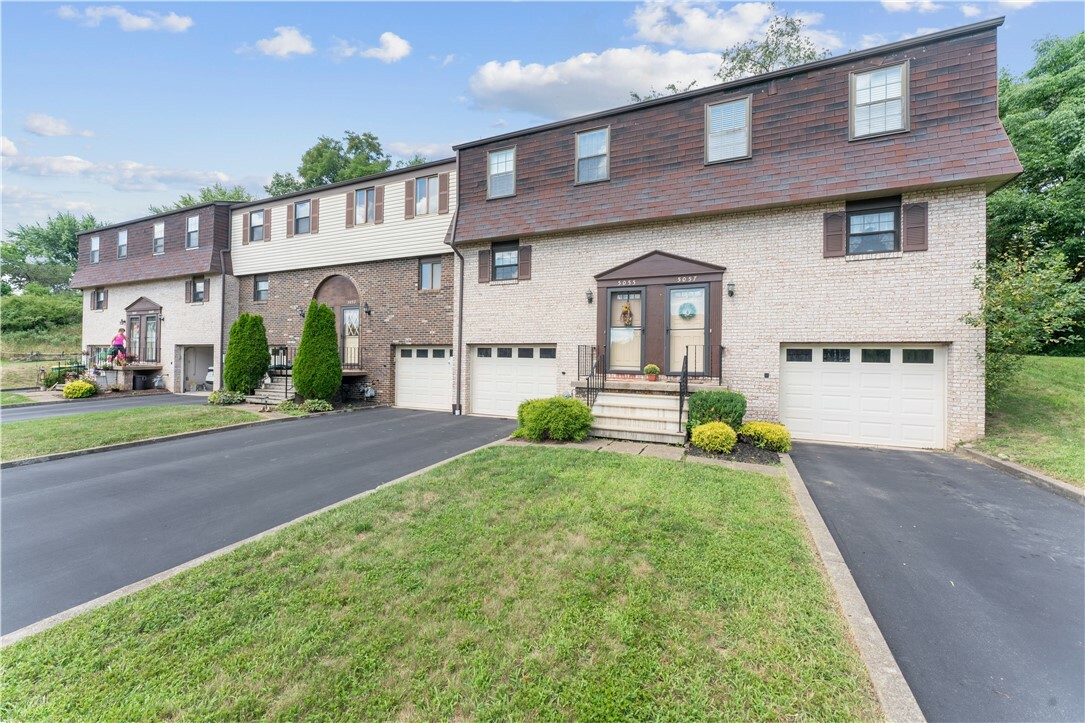 Property Photo:  5055 Harvest Ln  PA 15044 