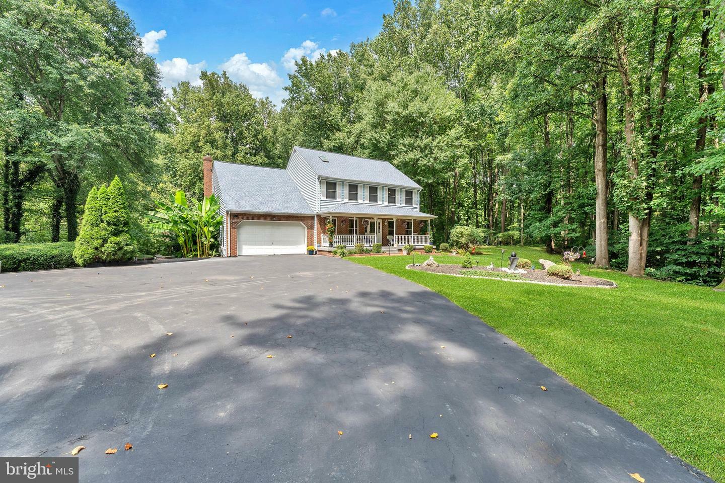 Property Photo:  811 Richardson Drive  MD 20776 