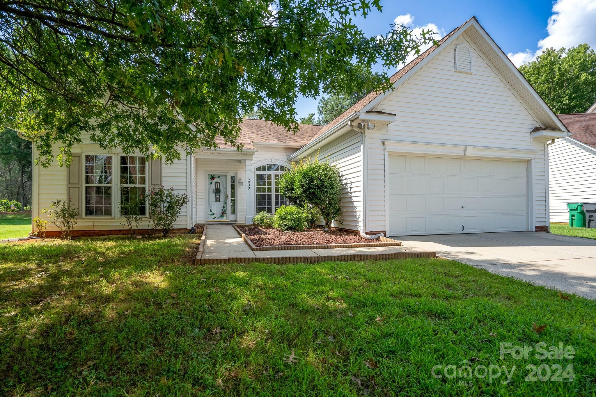 Property Photo:  5833 Branthurst Drive  NC 28269 