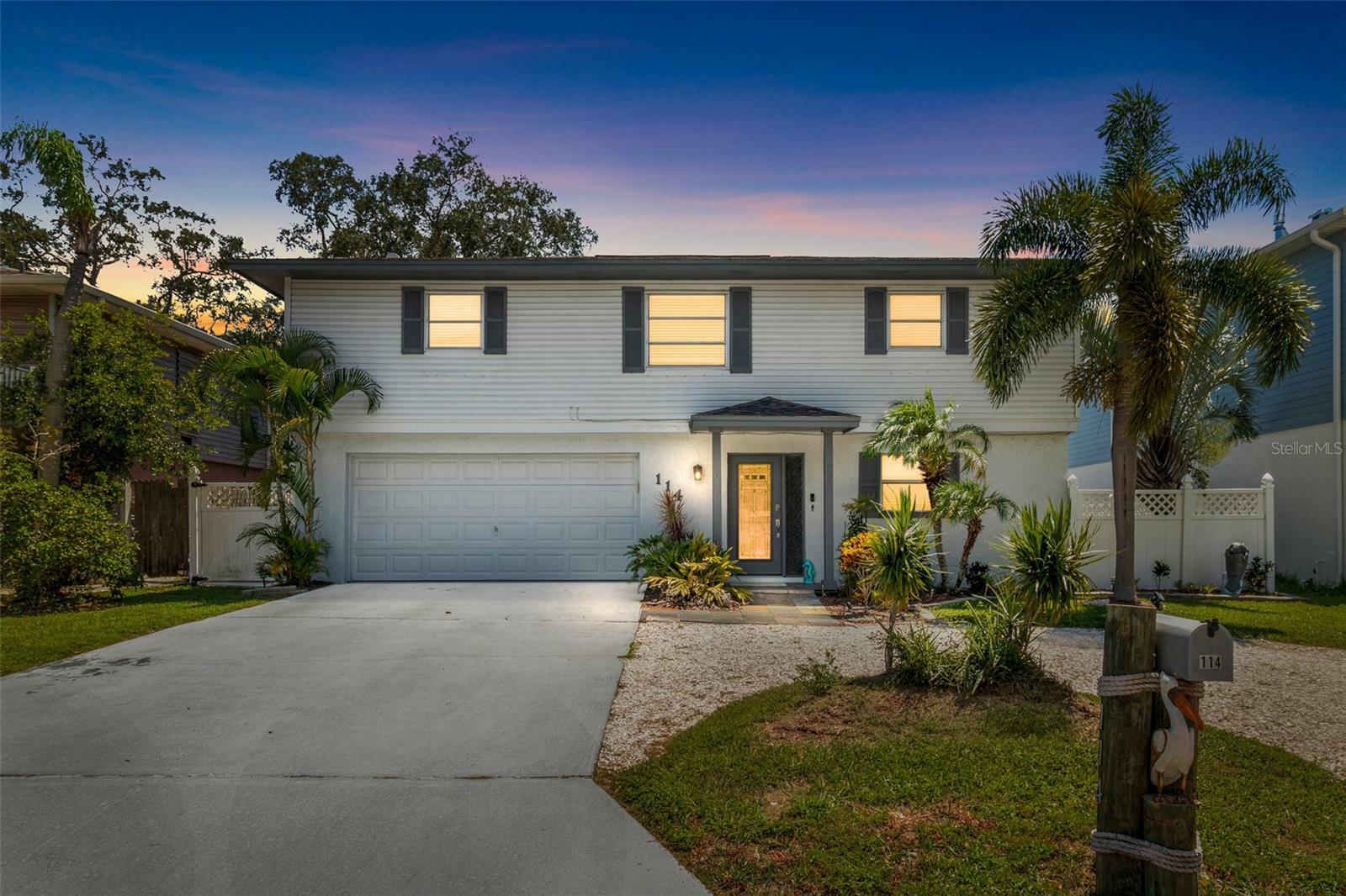 Property Photo:  114 Sunrise Drive  FL 34683 