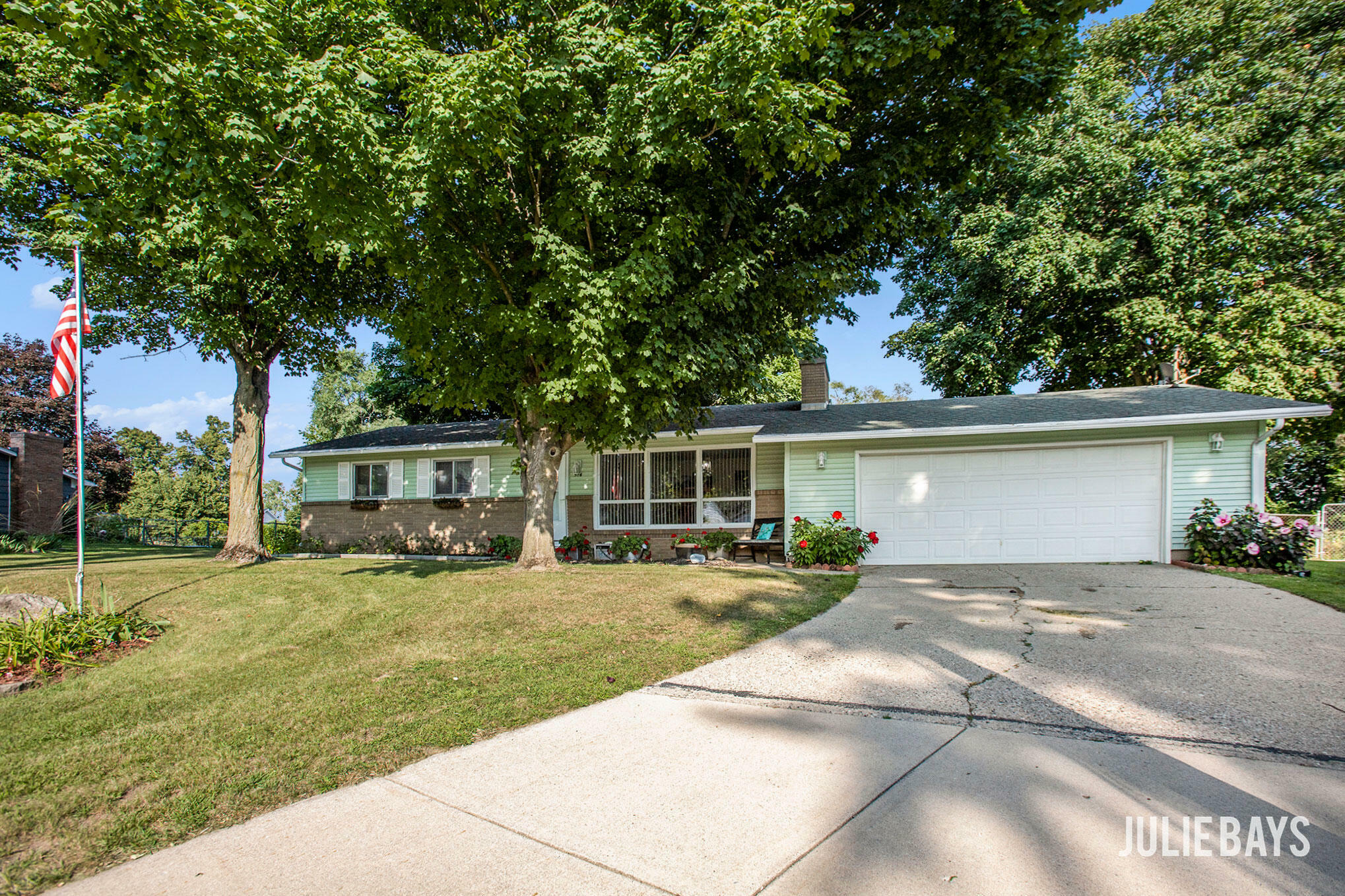 Property Photo:  514 Arthur Court  MI 49333 