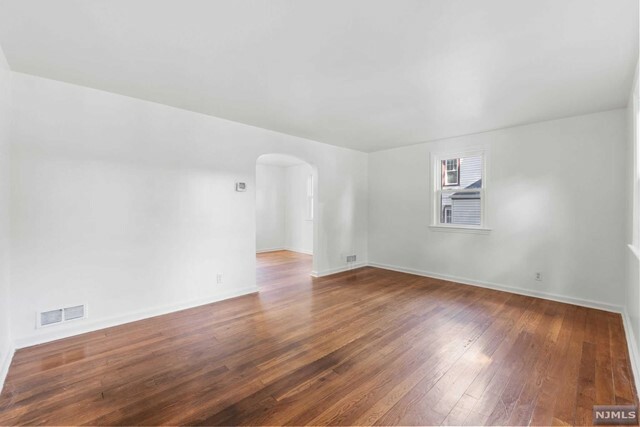 Property Photo:  7 East Walnut Street  NJ 07666 