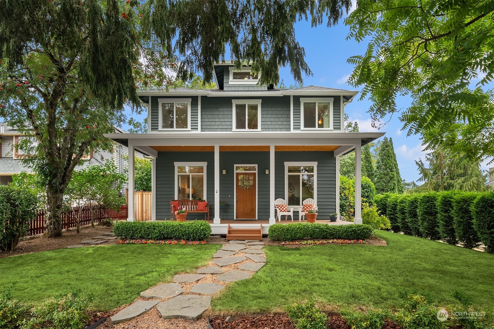 Property Photo:  10702 Evanston Avenue N  WA 98133 