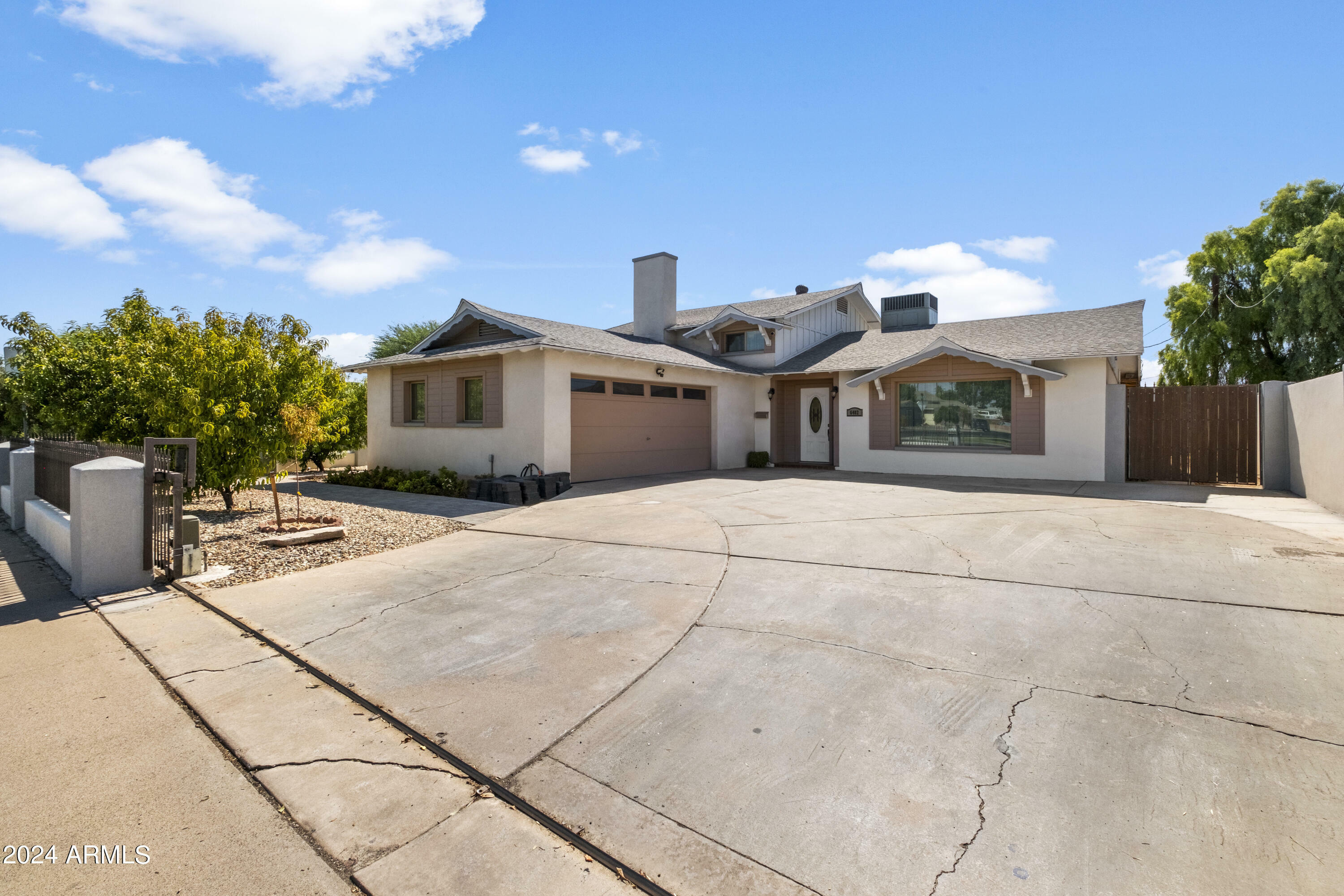 Property Photo:  6402 N 45th Avenue  AZ 85301 