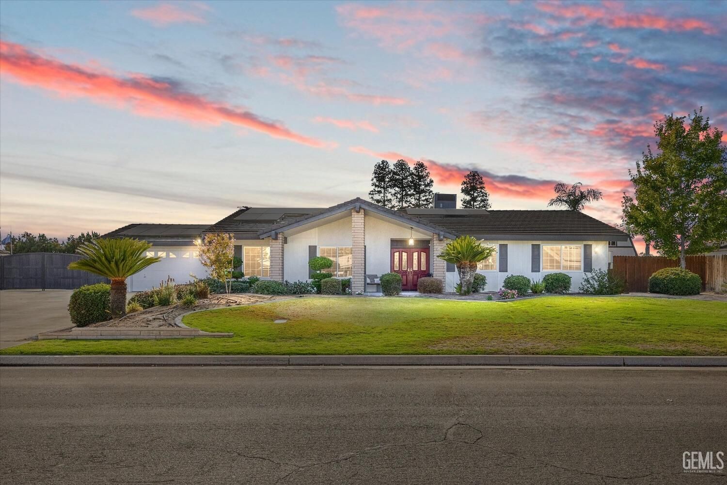 Property Photo: 1713 Classen Street CA 93312