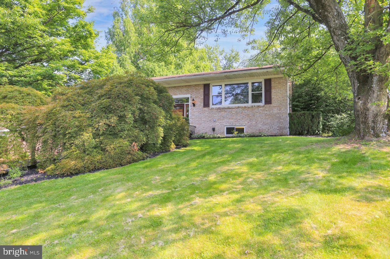 Property Photo:  4276 Webster Drive  PA 17402 