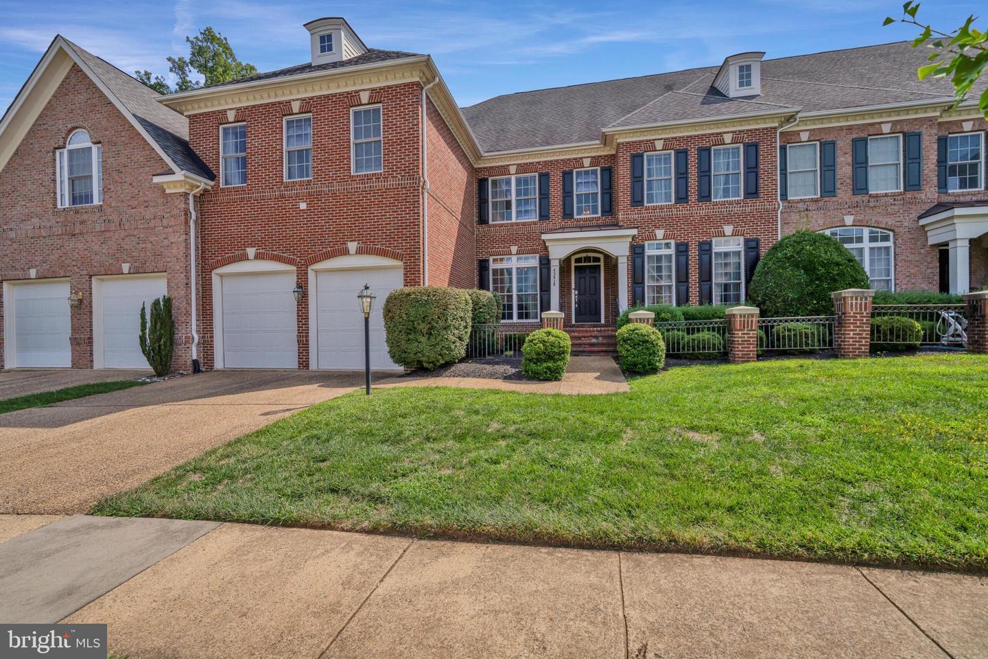 Property Photo: 43616 Merchant Mill Terrace VA 20176