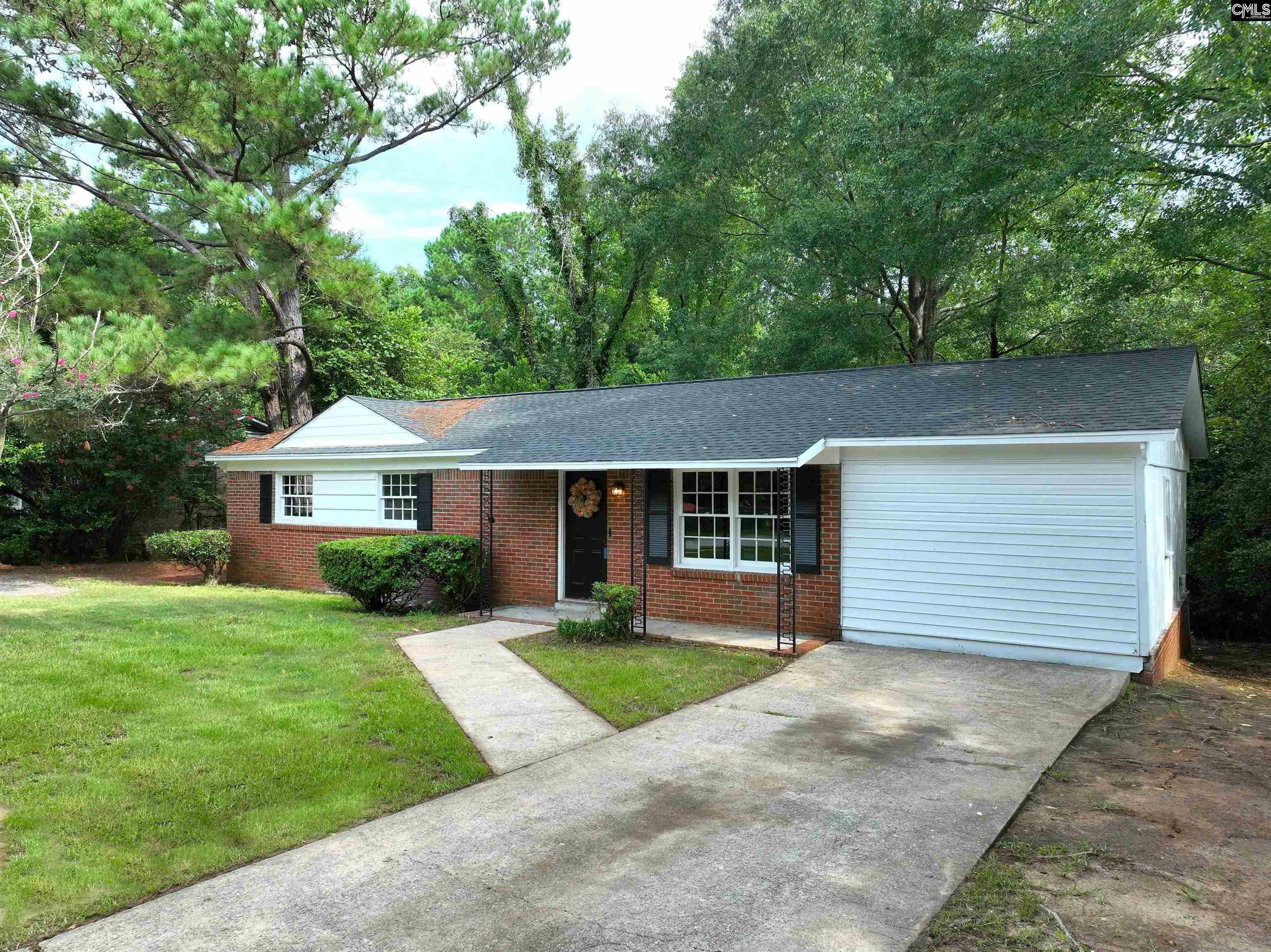 Property Photo:  219 Lakeside  SC 29203 