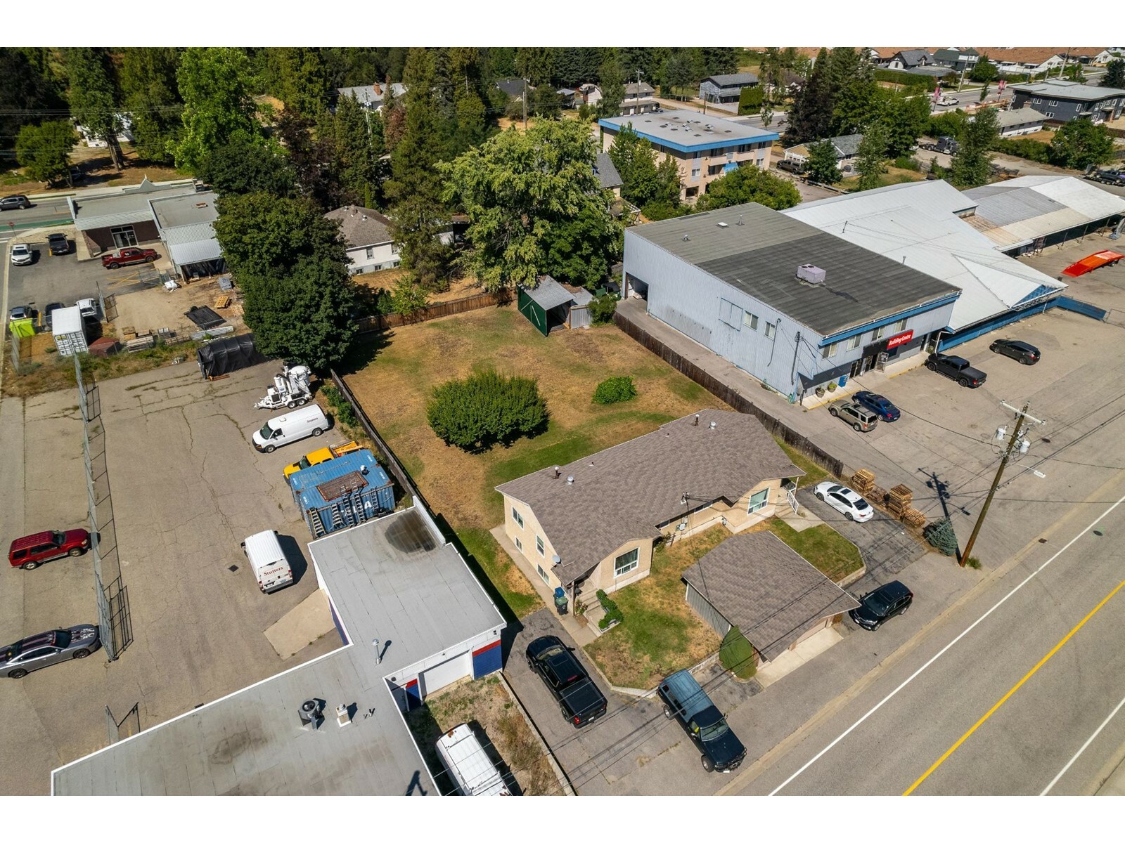 Photo de la propriété:  2250 6th Avenue  BC V1N 2V9 