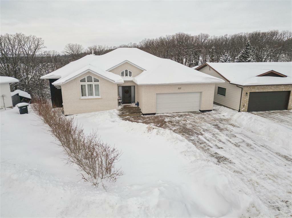 Photo de la propriété:  82 Braeview Place  MB R7C 1A1 