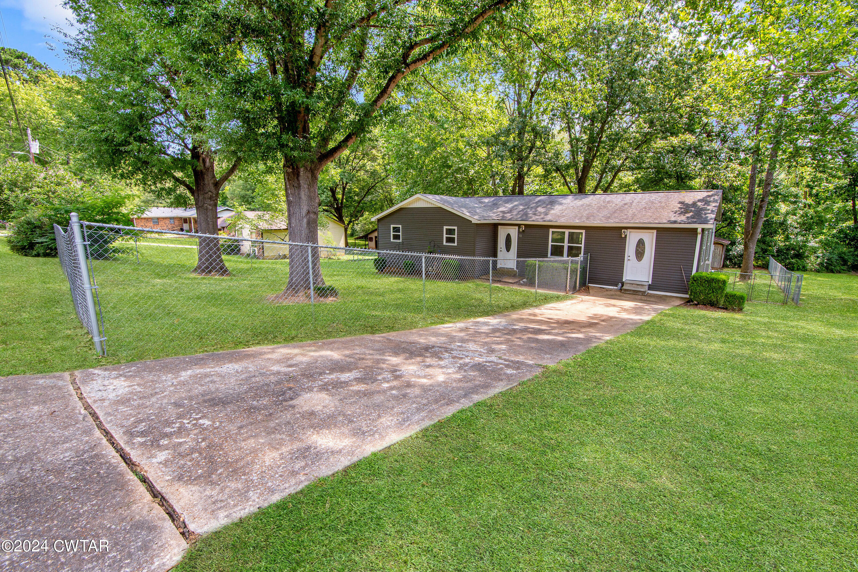 Property Photo:  72 Edgehill Drive  TN 38301 