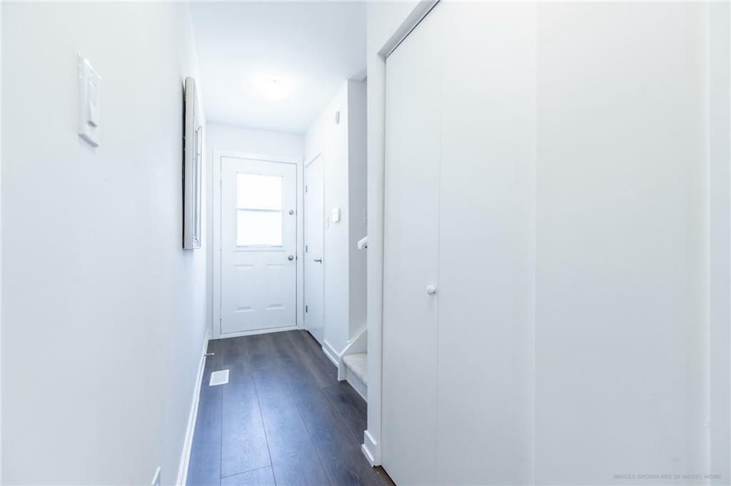 Property Photo:  88 Tunbridge Crescent 37  ON L8W 1L3 