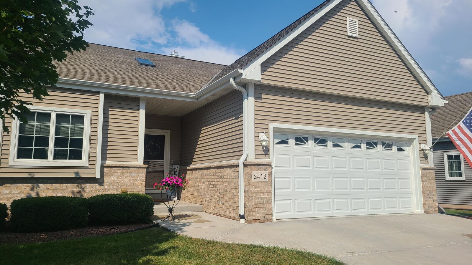 Property Photo: 2412 Stoney Ln WI 53024