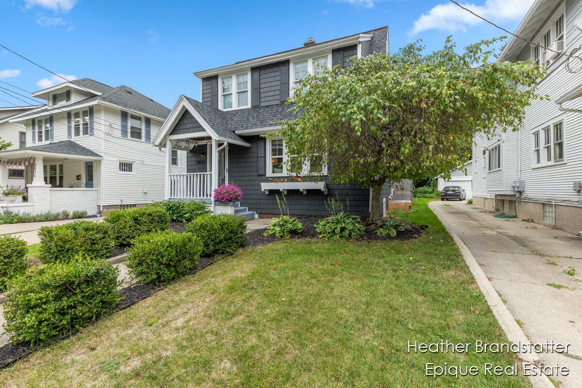 Property Photo:  2039 Wealthy Street SE  MI 49506 